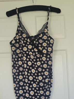 Shein MATERNITY Daisy Print Black Spaghetti Strap Tank Top